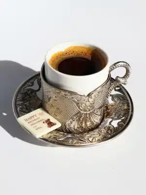 قطعة شوكولا بيضاء مربعة