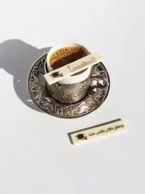 قطعة شوكولا بيضاء مستطيلة